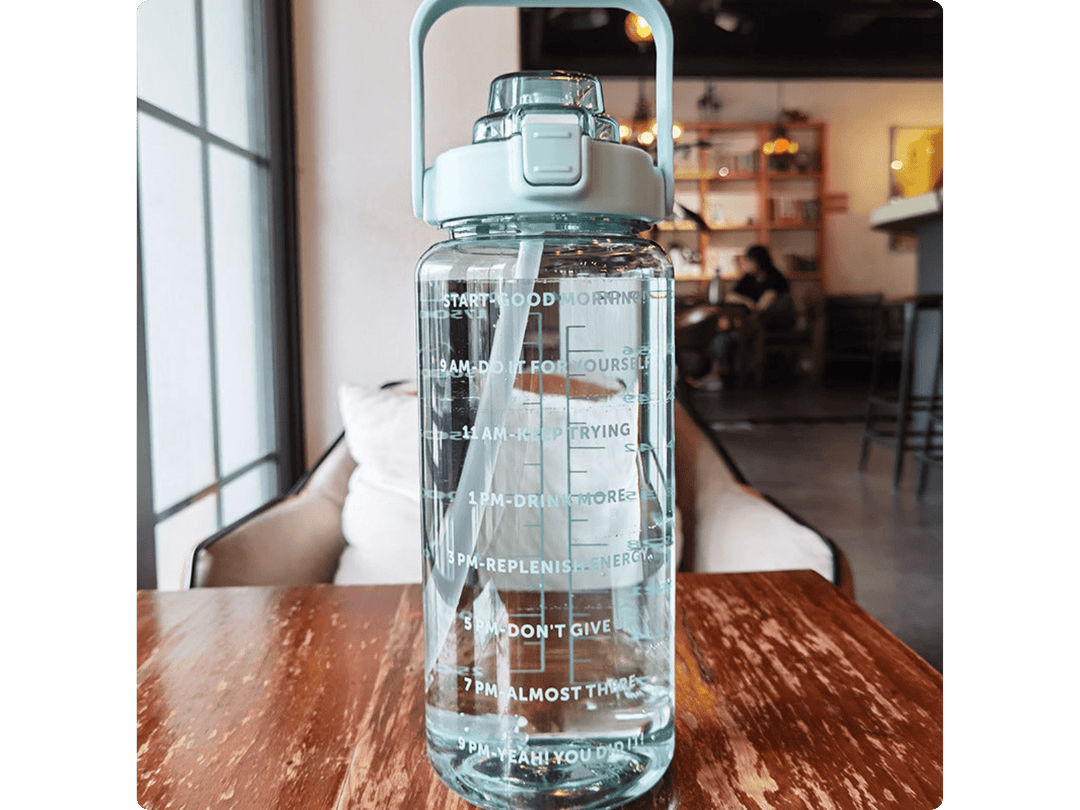 HydroHero 2-Liter-Wasserflasche mit Zeitmarkierungen